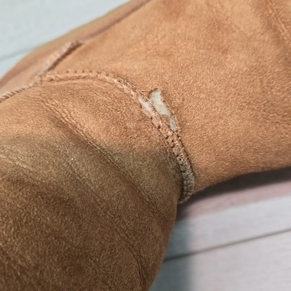 Ugg Australia Women 5825 Suede Sheepskin Boots shoes sz 8